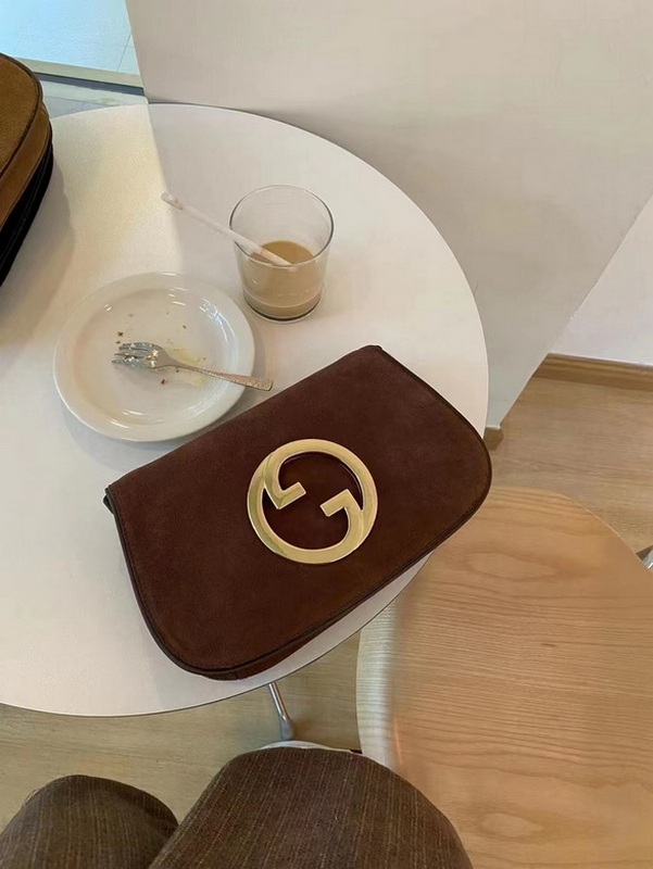 Gucci Handbags 831